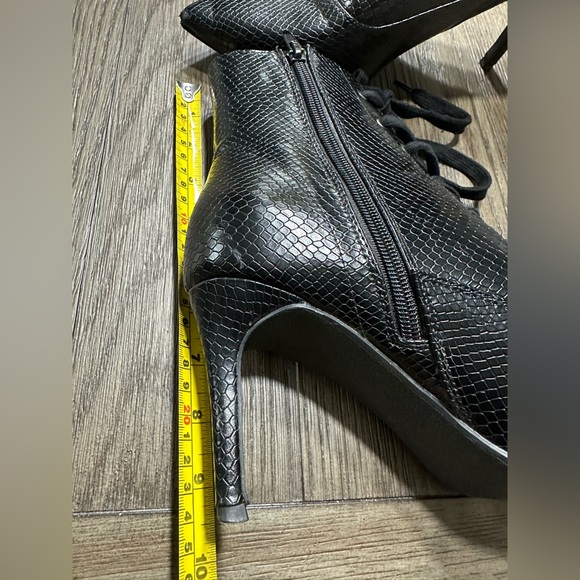 Heart in D Elegant Black Lace-Up Ankle Boots - Size 9/10 - Picture 7 of 13